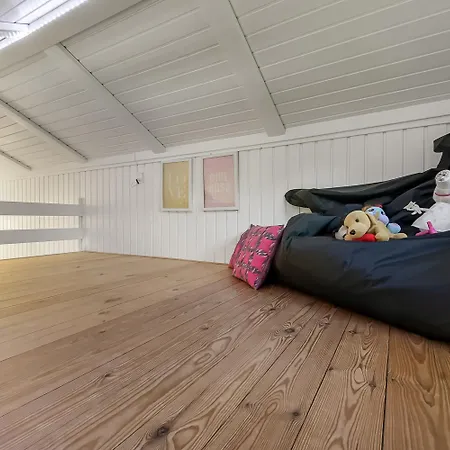 Rummeligt Hus Med Fantastisk Udeomrade Sj618 *