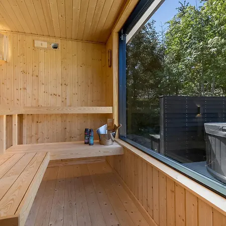 Rummeligt Hus Med Fantastisk Udeomrade Sj618