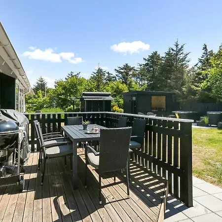 Rummeligt Hus Med Fantastisk Udeomrade Sj618 * Harboor