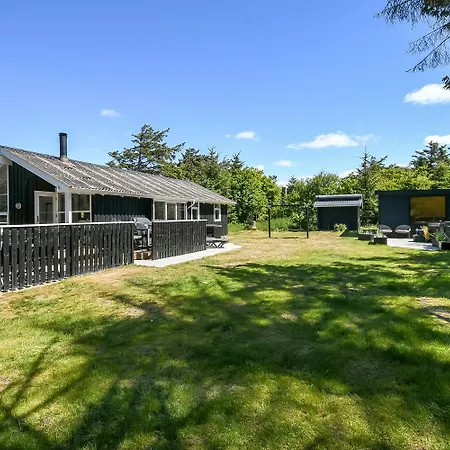 Rummeligt Hus Med Fantastisk Udeomrade Sj618